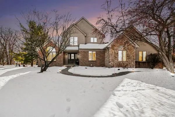 8620 Southridge DR, Hartland Township, MI 48843