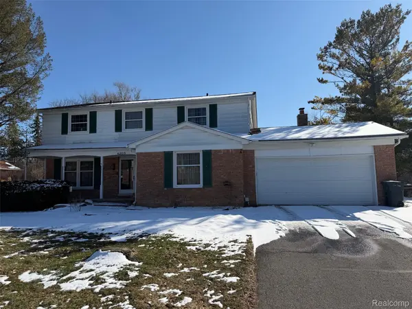 4205 Pinehurst DR, West Bloomfield Charter Township, MI 48322