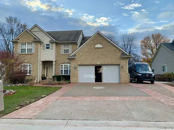 26895 S Monroe DR, Southfield, MI 48034