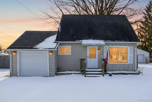1926 Kilbourn AVE, Caledonia Charter Township, MI 48867