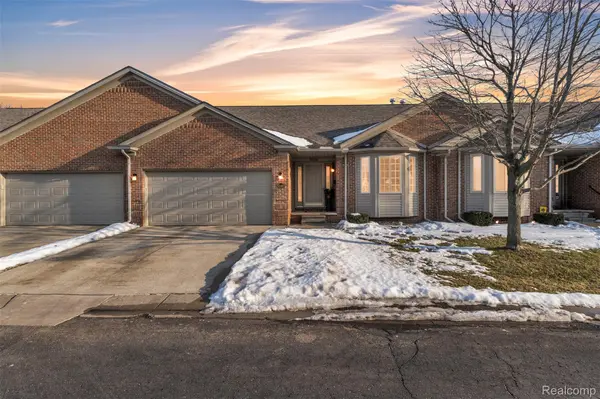 50490 Kayla DR, New Baltimore, MI 48047