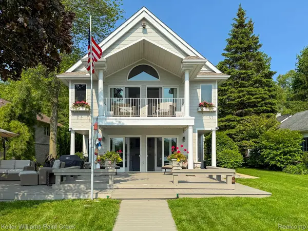 6847 Alden DR, West Bloomfield Charter Township, MI 48324