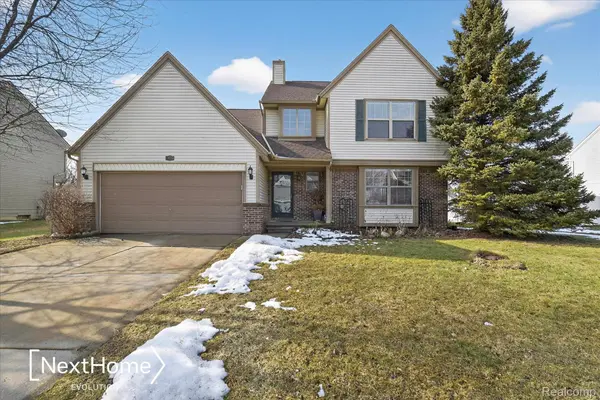 310 Bay Pointe DR,  Belleville,  MI 48111