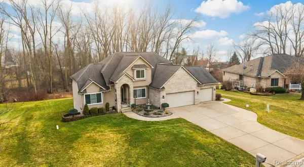 2390 Torrey Grove CT, Fenton Charter Township, MI 48430