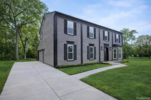 5590 Bayswater RD, West Bloomfield Charter Township, MI 48322
