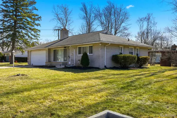 29624 Pleasant TRL,  Southfield,  MI 48076