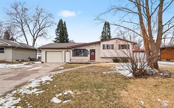 8480 Chelmsford DR,  Swartz Creek,  MI 48473