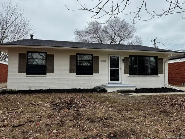 31032 Manhattan ST, St. Clair Shores, MI 48082