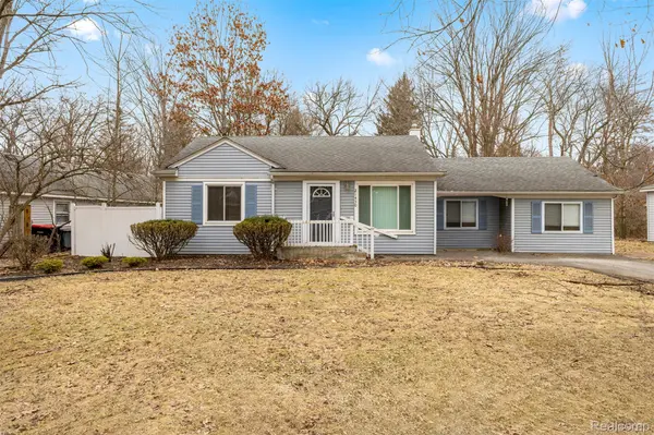 21450 Frazer AVE, Southfield, MI 48075