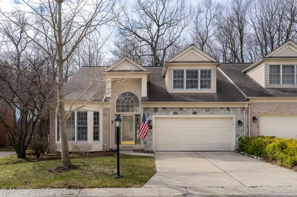 39587 Dun Rovin DR #68,  Northville Township,  MI 48168