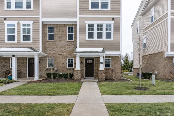 3217 Chambers W #87, Wixom, MI 48393
