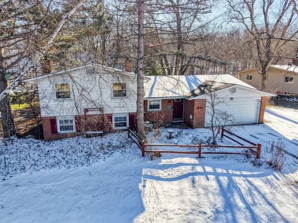 24095 Farmington RD, Farmington, MI 48336