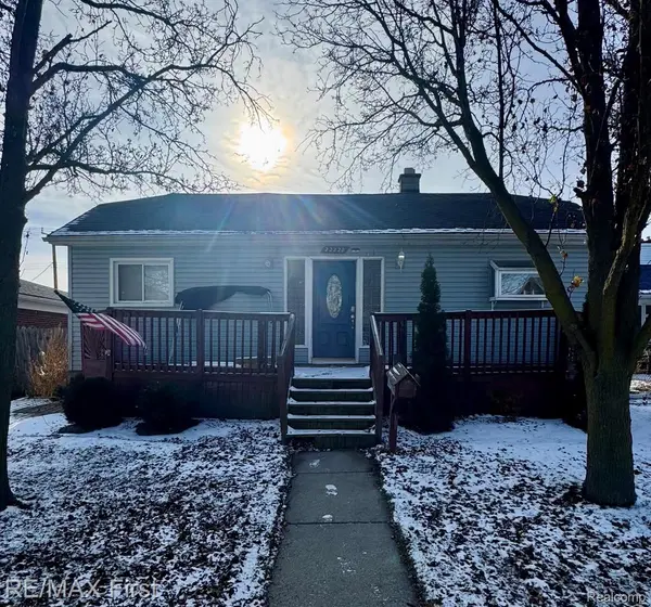 22228 Bon Heur ST, St. Clair Shores, MI 48081