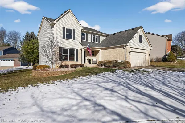 906 Meadowbrook WAY, Milford, MI 48381
