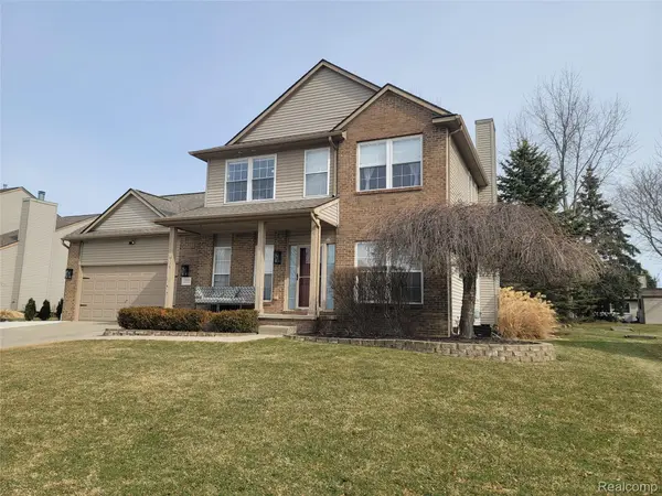 1816 Acorn Valley DR,  Howell,  MI 48855