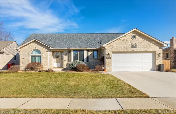 47192 Sanborn DR, Macomb Township, MI 48044