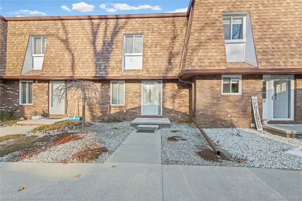 2636 Keewahdin Rd RD #10, Fort Gratiot Charter Township, MI 48059