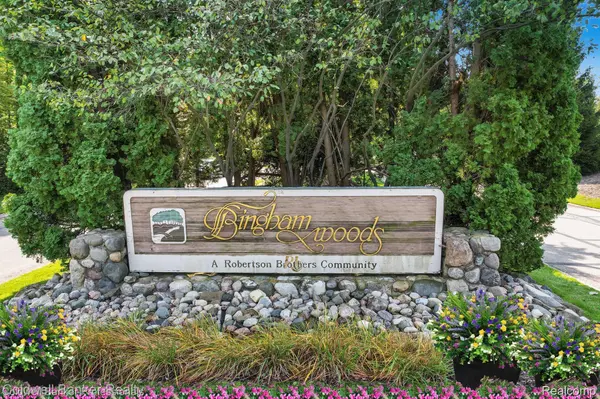 23715 Overlook CIR, Bingham Farms Village, MI 48025