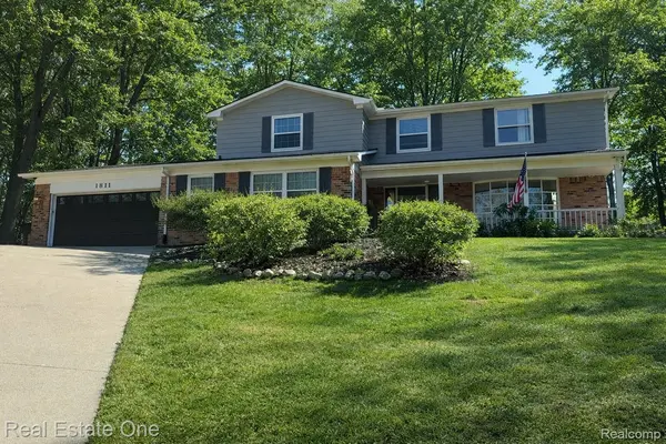 1811 Campus CT, Rochester Hills, MI 48309
