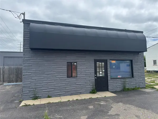 3223 S Dort HWY, Burton, MI 48529