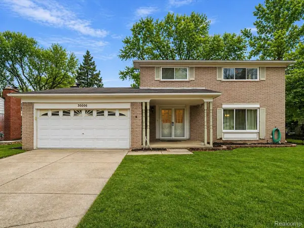 30006 Rambling RD,  Southfield,  MI 48076