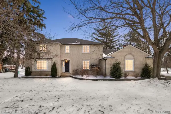 1824 N Adams RD, Rochester Hills, MI 48306