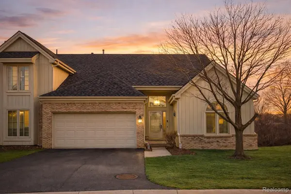 36567 Martel CT, Farmington, MI 48335