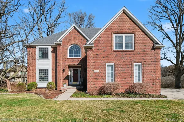 1239 Cottonwood ST, Orion Charter Township, MI 48360