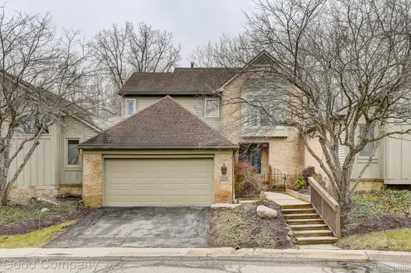 37446 Legends Trail DR, Farmington Hills, MI 48331