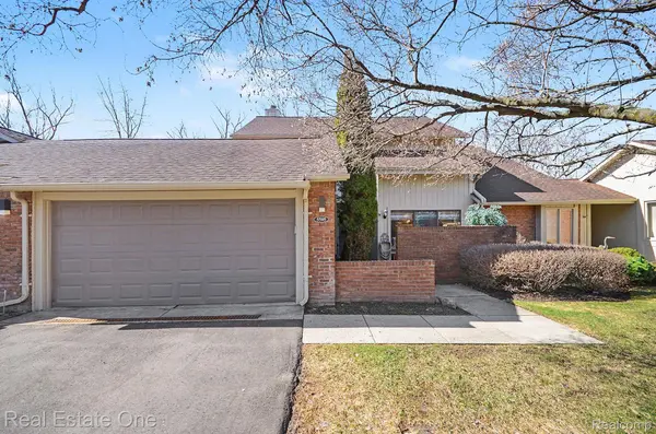 5505 Walnut CIR W, West Bloomfield Charter Township, MI 48322