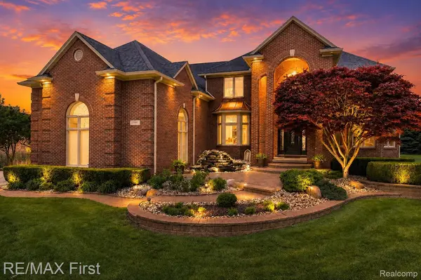 13800 Berryknoll DR, Shelby Charter Township, MI 48315