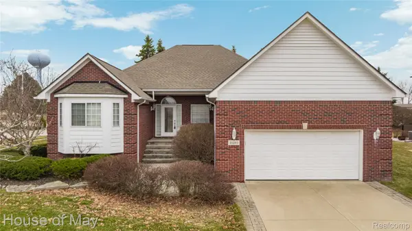 35260 Bradford DR, New Baltimore, MI 48047