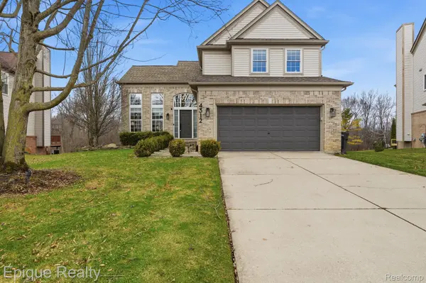 4312 Clear Creek CT, Oakland Charter Township, MI 48306