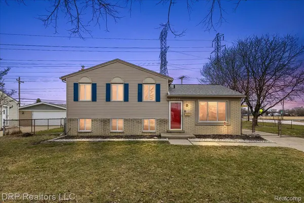 44012 Carrnation DR,  Sterling Heights,  MI 48313