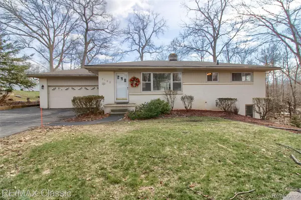 5155 Daron LN, West Bloomfield Charter Township, MI 48324