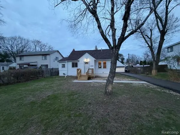 10426 Stark RD, Livonia, MI 48150