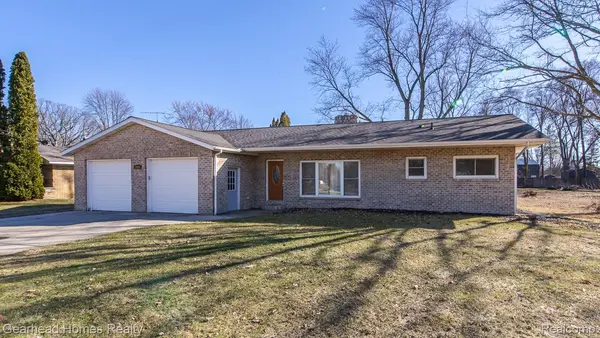 2495 W Lake RD, Vienna Charter Township, MI 48420