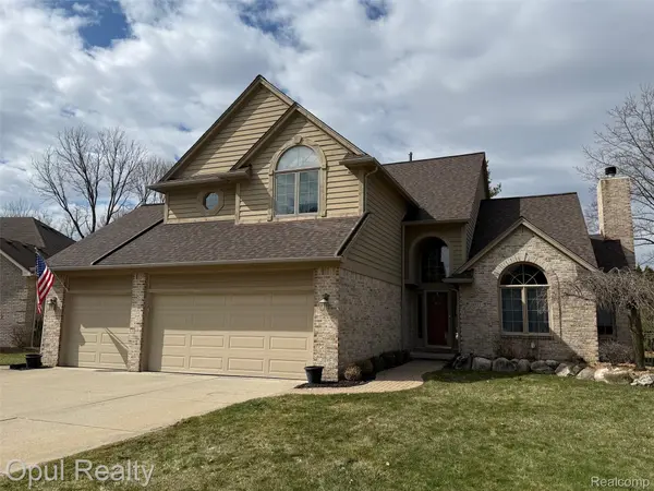 19935 Irving DR, Livonia, MI 48152