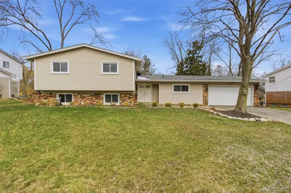 6780 Post Oak DR, West Bloomfield Charter Township, MI 48322