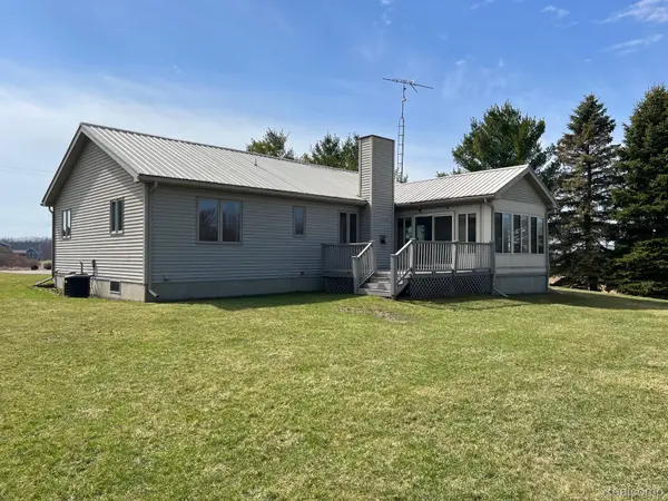 4198 MCDOWELL RD, Oregon Township, MI 48446