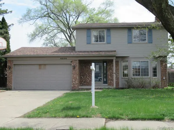 43120 Chaucer DR, Sterling Heights, MI 48313