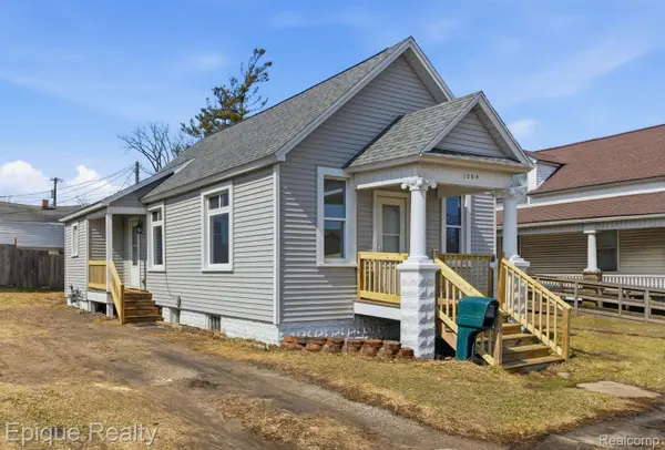 1209 10th AVE, Port Huron, MI 48060