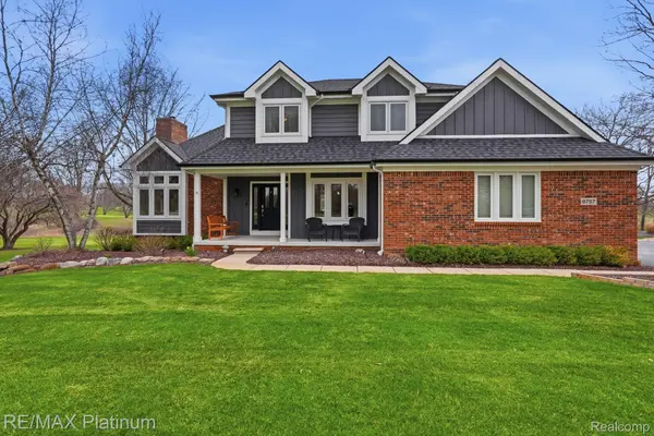 8757 Pebble Creek DR, Hamburg Township, MI 48169