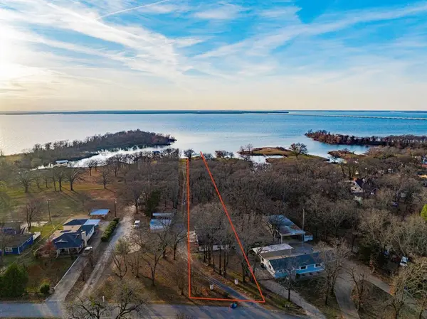 674 Briggs Boulevard, East Tawakoni, TX 75472