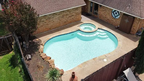 1925 Glenbrook Court, Bedford, TX 76021