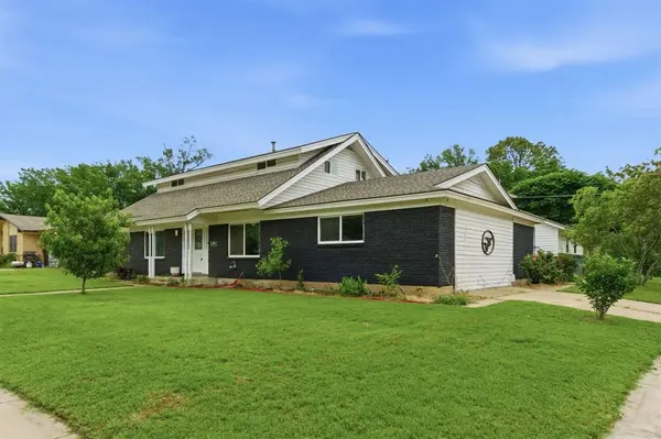 1900 Charleston Drive, Bedford, TX 76022