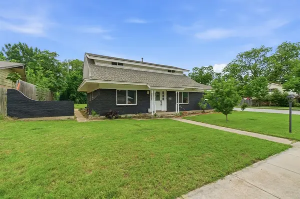 1900 Charleston Drive, Bedford, TX 76022