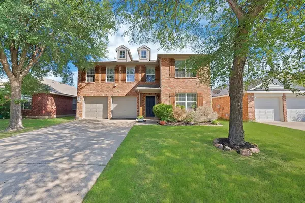 2827 Grandview Drive, Grand Prairie, TX 75052