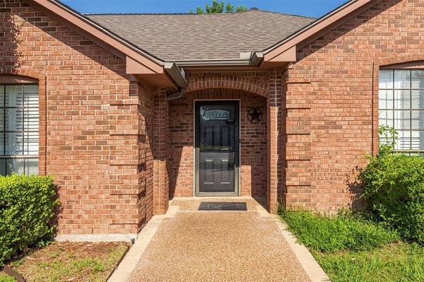 7454 Queensbury Circle, Fort Worth, TX 76133