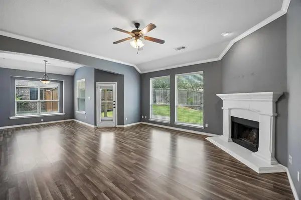 425 Corriente Trail, Azle, TX 76020